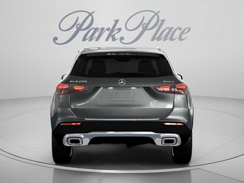 New 2026 Mercedes-Benz GLA 250 4MATIC image 17
