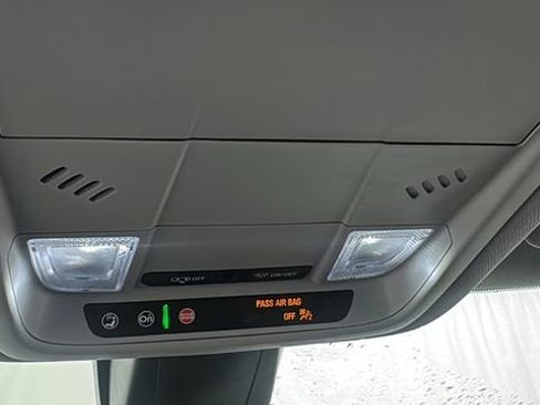 Used 2022 Chevrolet Blazer LT image 30