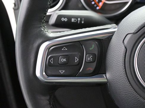 Used 2022 Jeep Wrangler Unlimited Sahara image 16