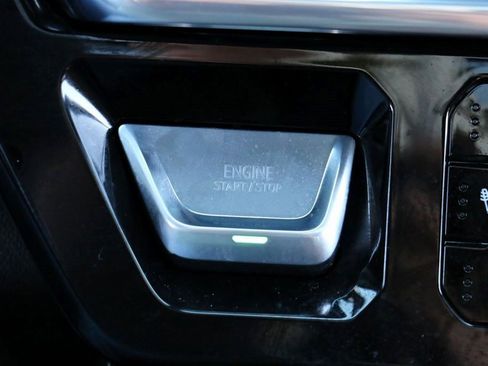 Used 2025 GMC Sierra 2500 Denali Ultimate image 15