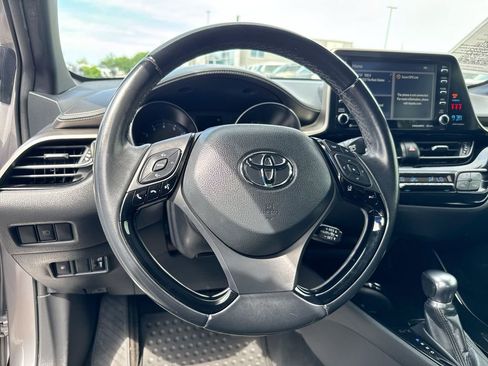 Used 2019 Toyota C-HR XLE FWD image 11