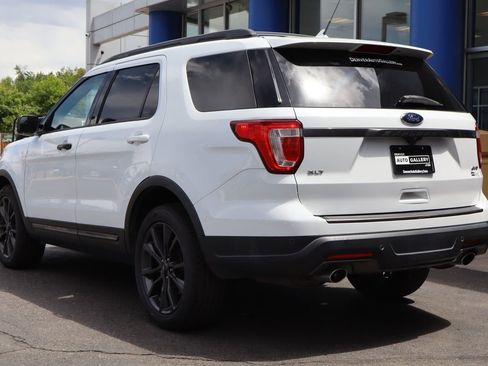 Used 2018 Ford Explorer XLT w/ Equipment Group 202A AWD/4WD image 3