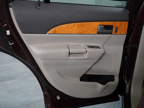 Used 2012 Lincoln MKX AWD image 30