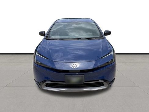 Used 2024 Toyota Prius XLE FWD image 2