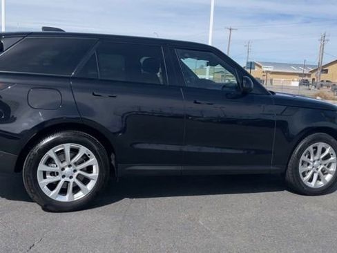 Used 2025 Land Rover Range Rover Sport SE image 2