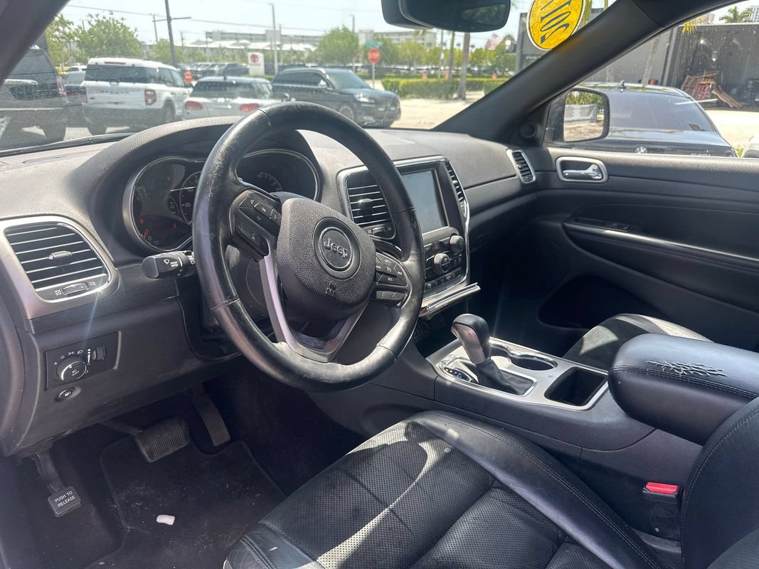 Used 2017 Jeep Grand Cherokee Altitude AWD/4WD image 16