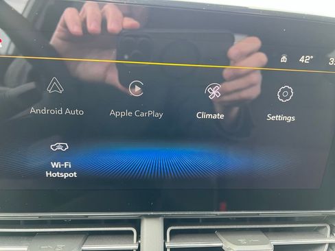 New 2026 Chevrolet Trax LT w/ LT Convenience Package FWD image 31