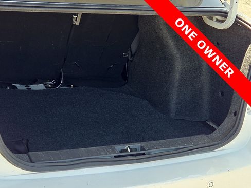 Used 2024 Nissan Versa SV FWD image 9