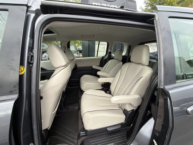 Used 2013 MAZDA MAZDA5 Grand Touring FWD image 21