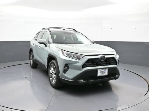 Certified 2020 Toyota RAV4 XLE Premium AWD/4WD image 3