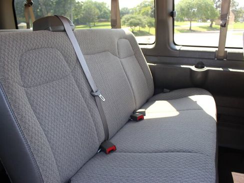Used 2025 Chevrolet Express 3500 LT w/ LT Preferred Equipment Group RWD image 16