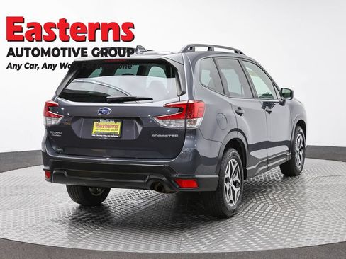 Used 2023 Subaru Forester Premium AWD/4WD image 5