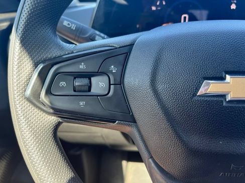Used 2025 Chevrolet Trax LT FWD image 18