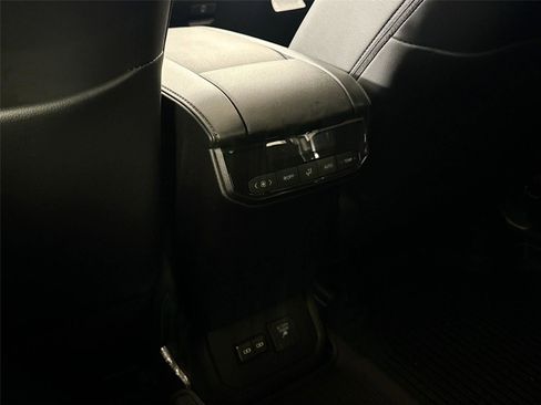 New 2026 Toyota Highlander Limited image 36