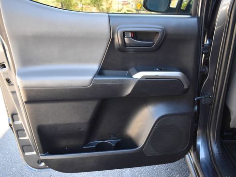 Used 2020 Toyota Tacoma SR5 image 12