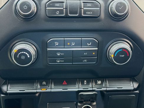 Used 2020 Chevrolet Silverado 1500 LT w/ LT Value Package AWD/4WD image 12