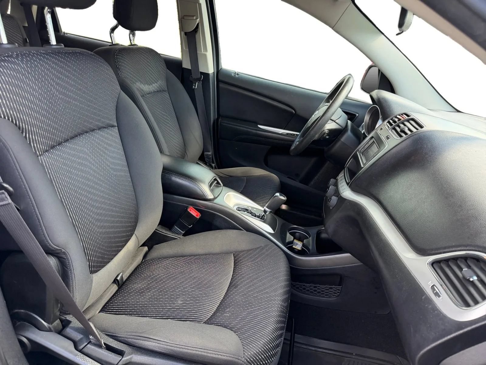 Used 2017 Dodge Journey SXT w/ Comfort/Convenience Group FWD image 16