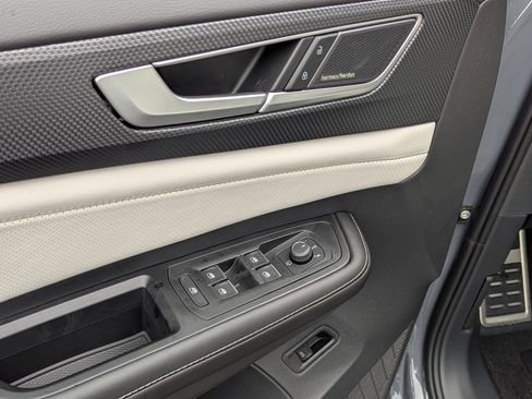 New 2026 Volkswagen Atlas Cross Sport SEL Premium R-Line image 11