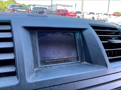 Used 2011 Toyota Highlander 2WD w/ Tech Pkg image 11