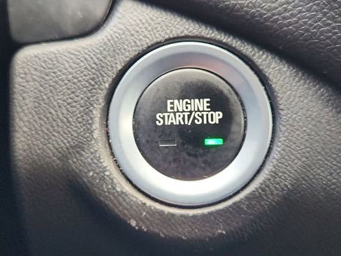 Used 2018 Chevrolet Equinox LT image 16