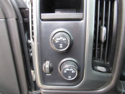 Used 2018 Chevrolet Silverado 1500 LT AWD/4WD image 10