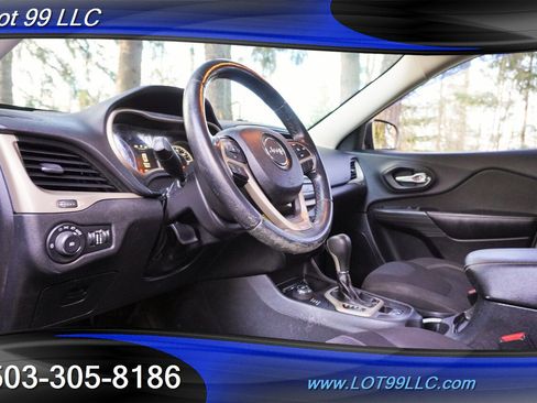 Used 2016 Jeep Cherokee Latitude image 12