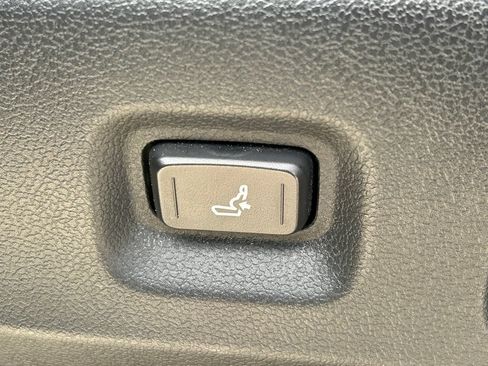 Used 2025 Toyota Tacoma SR RWD image 21