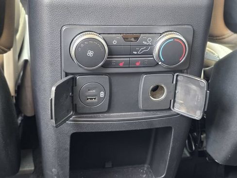 Used 2020 Ford Explorer XLT w/ Equipment Group 202A AWD/4WD image 18
