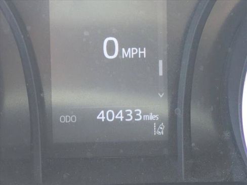 Used 2021 Toyota Camry LE FWD image 7