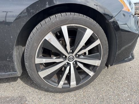 Used 2019 Nissan Altima 2.5 SR image 4