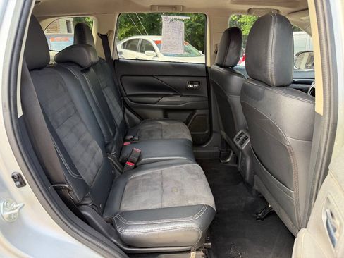 Used 2019 Mitsubishi Outlander SE FWD image 11