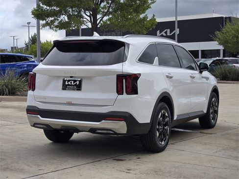 New 2026 Kia Sorento S w/ S Panoramic Sunroof Package image 4