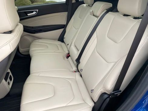 Used 2022 Ford Edge Titanium image 17