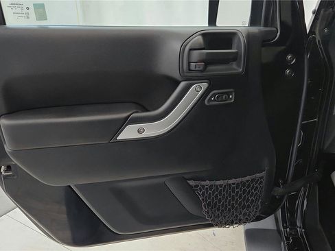 Used 2015 Jeep Wrangler Sahara w/ Connectivity Group image 19