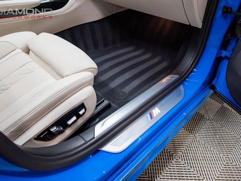 Used 2021 BMW 750i xDrive w/ Executive Package image 18