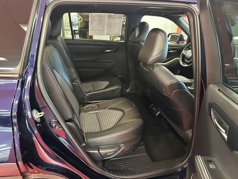 Used 2023 Toyota Highlander XSE AWD/4WD image 14