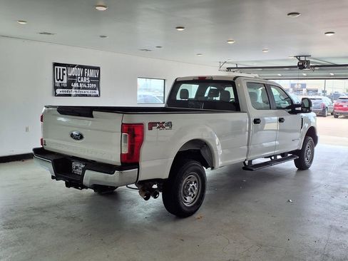 Used 2017 Ford F250 XL w/ Power Equipment Group AWD/4WD image 3