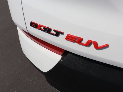 Used 2023 Chevrolet Bolt EUV LT w/ Convenience Package FWD image 6