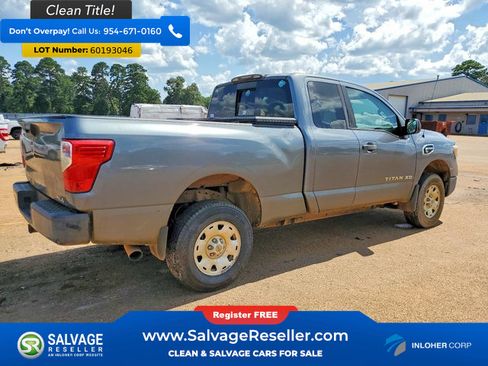 Used 2017 Nissan Titan S AWD/4WD image 4