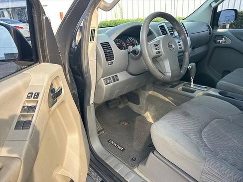 Used 2014 Nissan Frontier SV w/ SV Value Truck Package RWD image 15