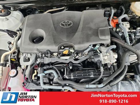 Used 2025 Toyota Camry LE image 31