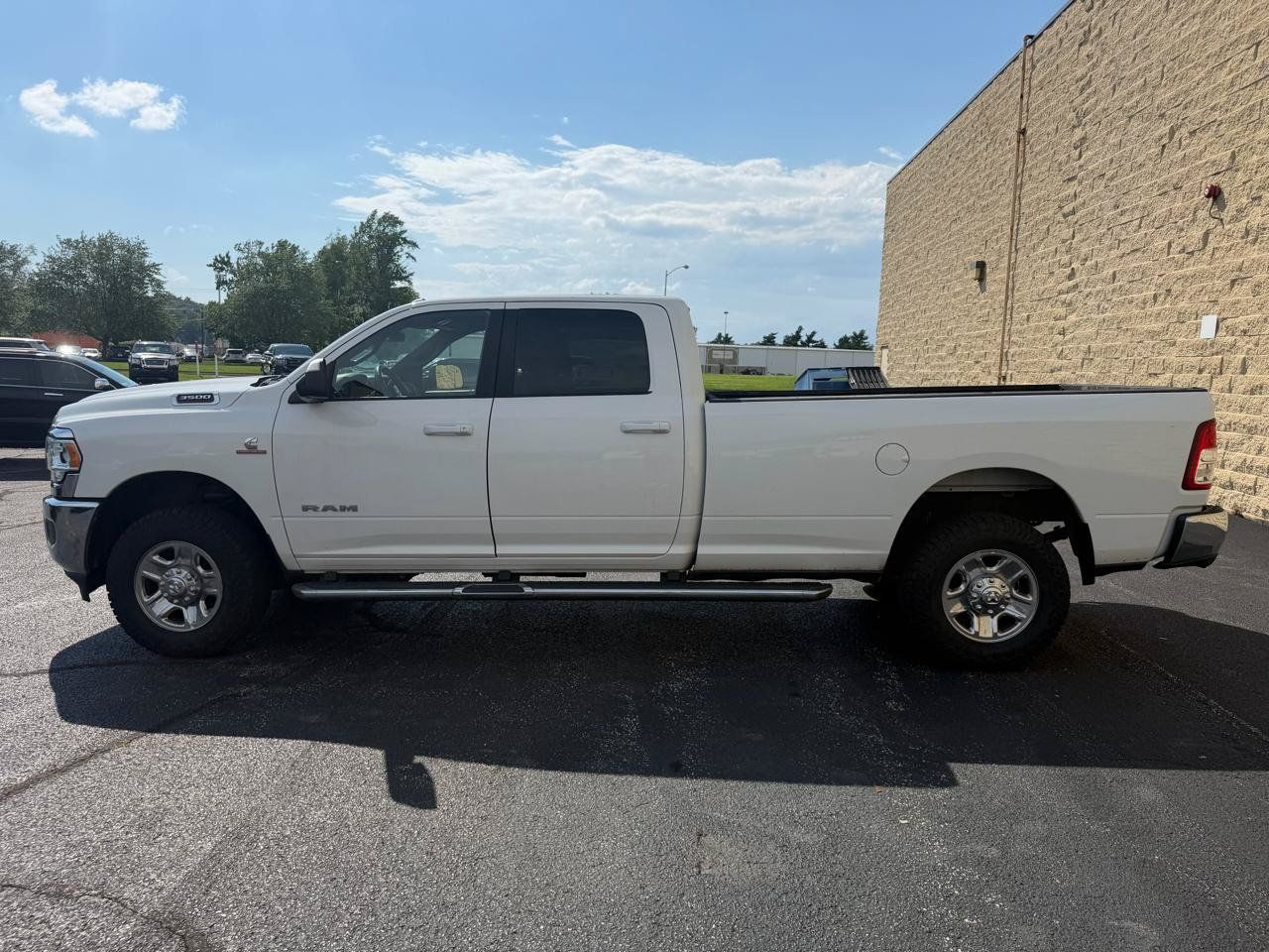 Used 2022 RAM 3500 Big Horn AWD/4WD image 2