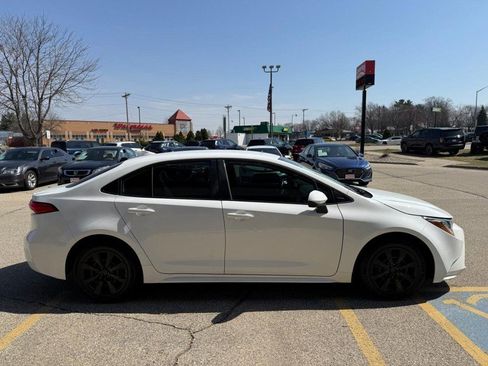 Used 2024 Toyota Corolla LE image 7