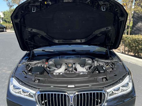 Used 2018 BMW ALPINA B7 xDrive image 23