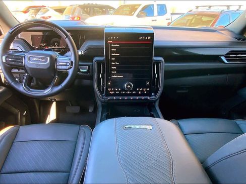 Used 2025 GMC Yukon XL AT4 w/ AT4 Premium Plus Package image 16