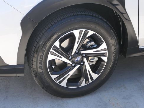 Used 2024 Subaru Crosstrek 2.0i Premium AWD/4WD image 8