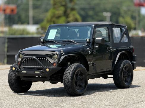 Used 2013 Jeep Wrangler Sport AWD/4WD image 6