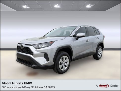 Used 2022 Toyota RAV4 LE FWD image 1