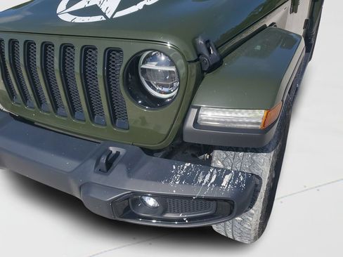 Used 2021 Jeep Wrangler Unlimited Sahara AWD/4WD image 27