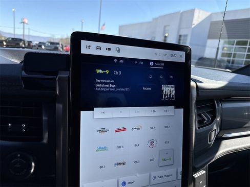 Used 2025 Ford F150 Lightning Lariat image 31